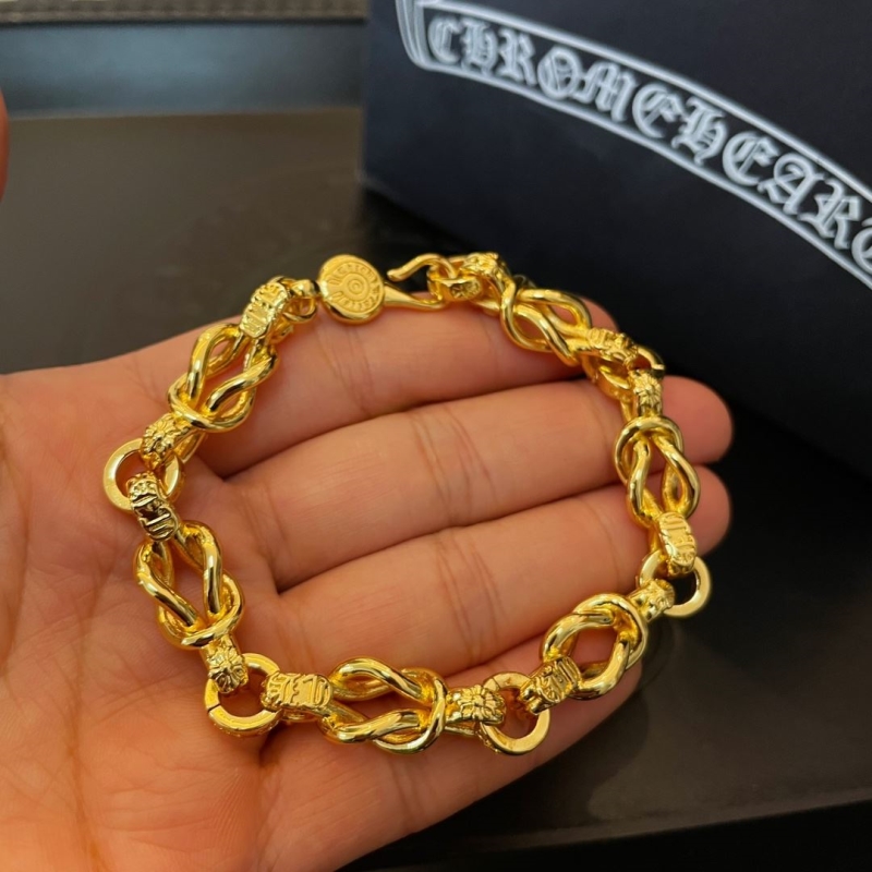 Ch*0me He**ts necklaces